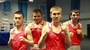 На фото (слева направо): Галанов, Бабанин, Собылинский, Дунайцев.
Фото и видео: Спортивная федерация бокса Санкт-Петербурга.