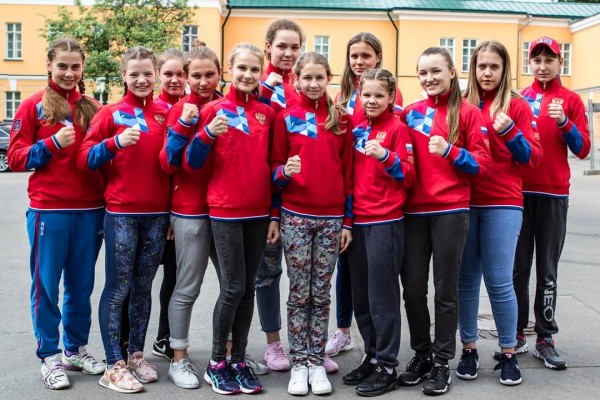 Сборная России среди девушек 13-14 лет.